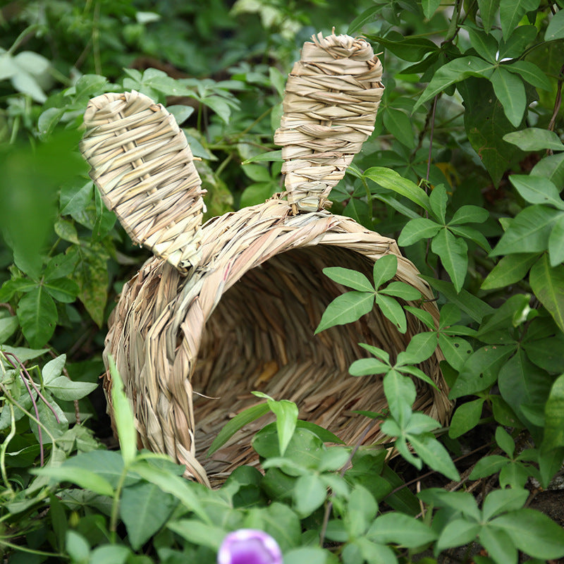 Hand-Woven Straw Tunnel Nest for Rabbits & Small Pets