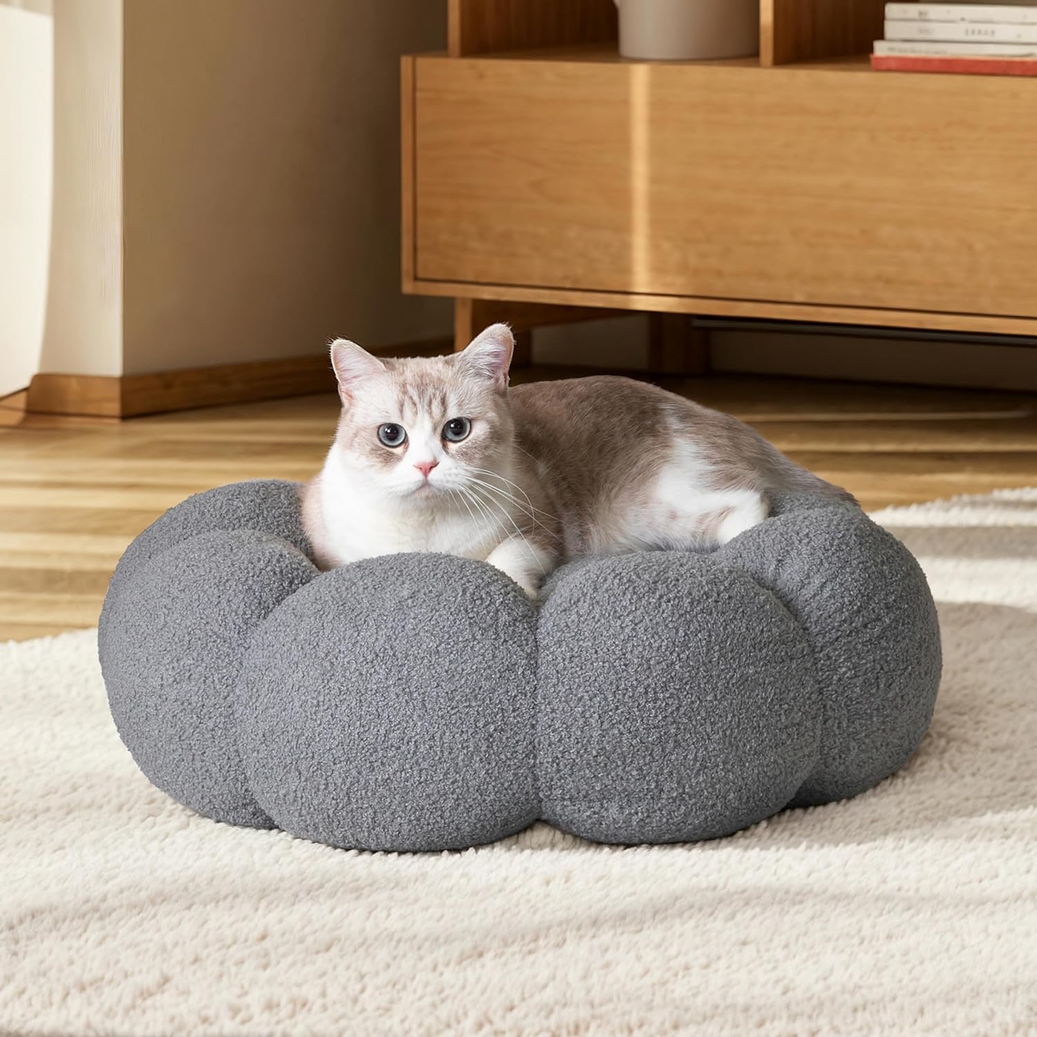Fluffy Flower Donut Calming Bed for Cats & Dogs